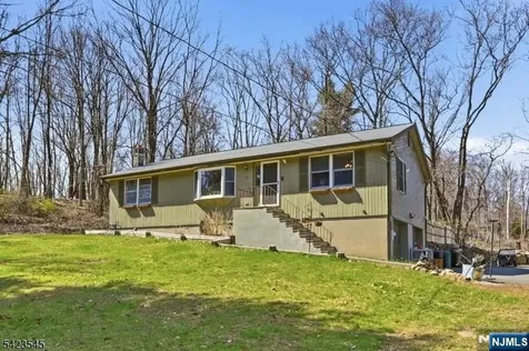 12 Pleasant View Drive West Milford NJ 07480