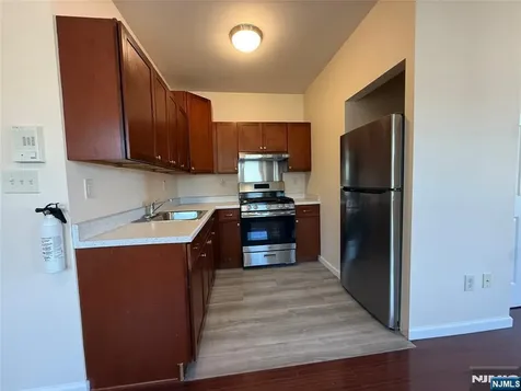 214 Hamilton Avenue Paterson NJ 07501