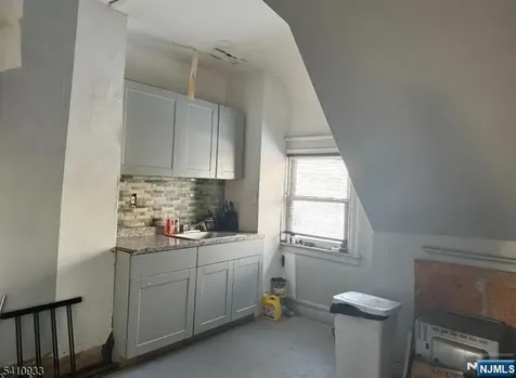 922 Grove Street Irvington NJ 07111