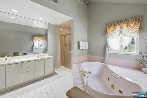 47 Broadway Woodcliff Lake NJ 07677