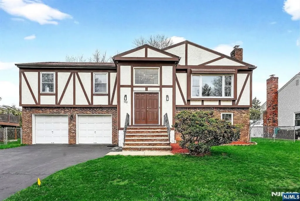 392 Mercer Avenue River Edge NJ 07661