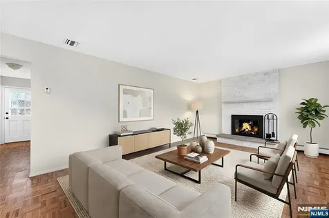 392 Mercer Avenue River Edge NJ 07661