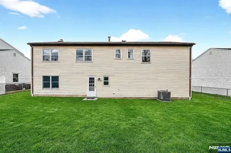 392 Mercer Avenue River Edge NJ 07661