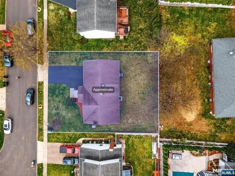 392 Mercer Avenue River Edge NJ 07661