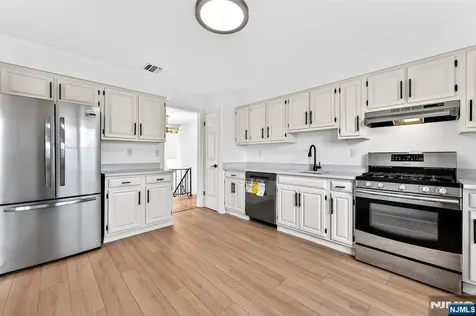 392 Mercer Avenue River Edge NJ 07661