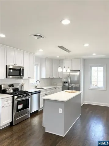 61 Chestnut Street Lodi NJ 07644