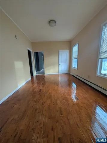 5 7th Street Newark NJ 07107