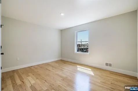 25 Brookside Avenue Irvington NJ 07111