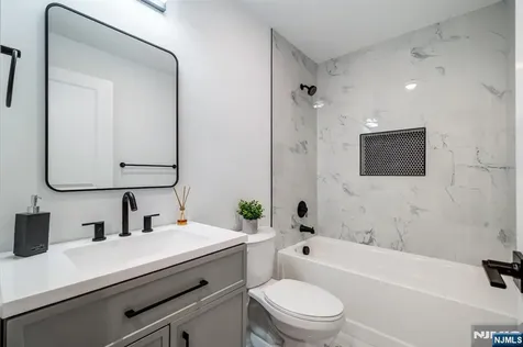 25 Brookside Avenue Irvington NJ 07111