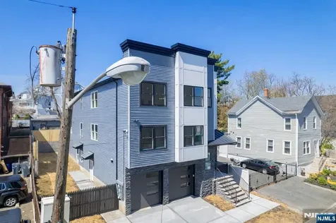 25 Brookside Avenue Irvington NJ 07111