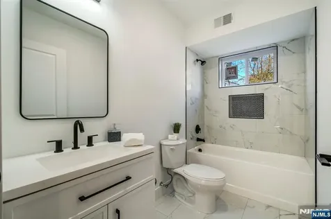 25 Brookside Avenue Irvington NJ 07111