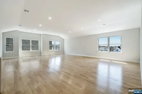 25 Brookside Avenue Irvington NJ 07111