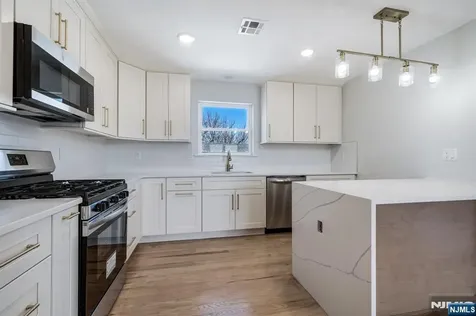 25 Brookside Avenue Irvington NJ 07111