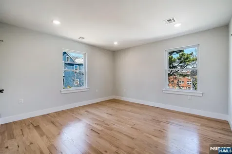 25 Brookside Avenue Irvington NJ 07111
