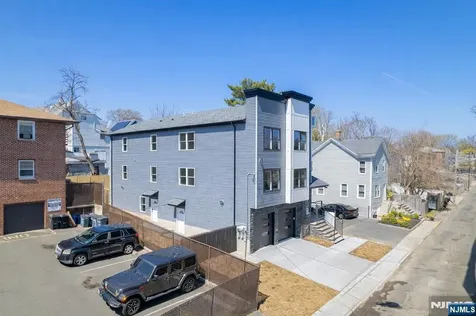 25 Brookside Avenue Irvington NJ 07111