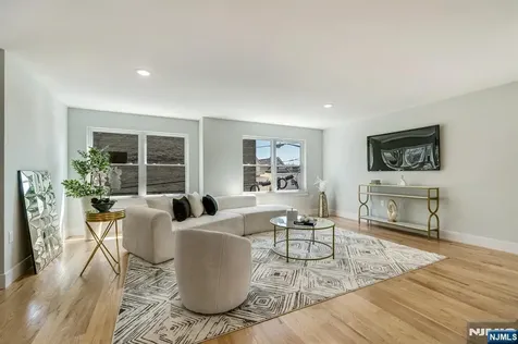 25 Brookside Avenue Irvington NJ 07111