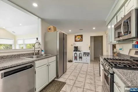 296 Berkeley Avenue Bloomfield NJ 07003
