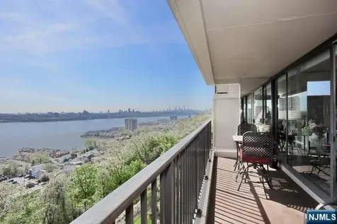 3 Horizon Road Fort Lee NJ 07024
