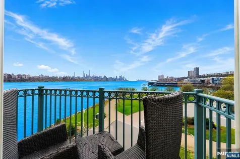 324 The Promenade Edgewater NJ 07020