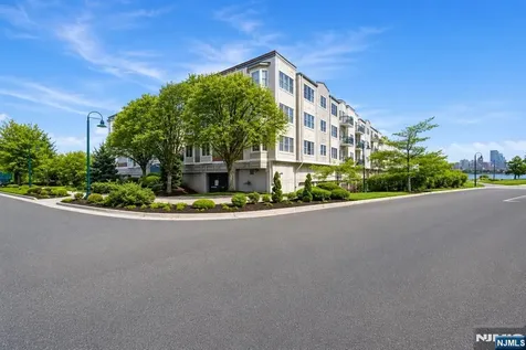 324 The Promenade Edgewater NJ 07020