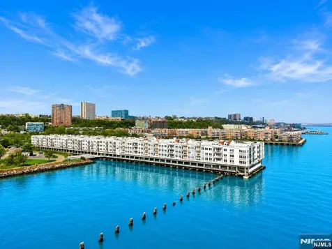 324 The Promenade Edgewater NJ 07020