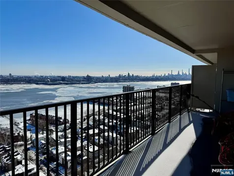 3 Horizon Road Fort Lee NJ 07024