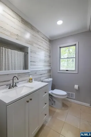 72 Orben Drive Roxbury Township NJ 07850
