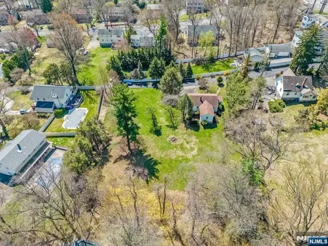 6 Schubert Lane Paramus NJ 07652