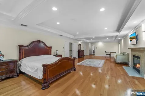 1 Euclid Road Fort Lee NJ 07024
