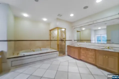 1 Euclid Road Fort Lee NJ 07024