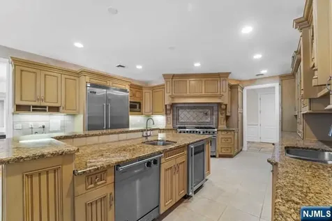 1 Euclid Road Fort Lee NJ 07024