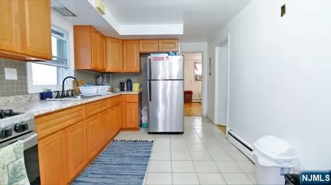 402 N 3rd Street East Newark NJ 07029