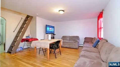 402 N 3rd Street East Newark NJ 07029