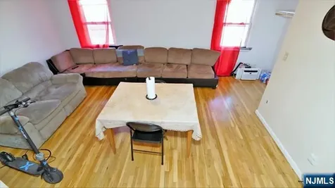 402 N 3rd Street East Newark NJ 07029