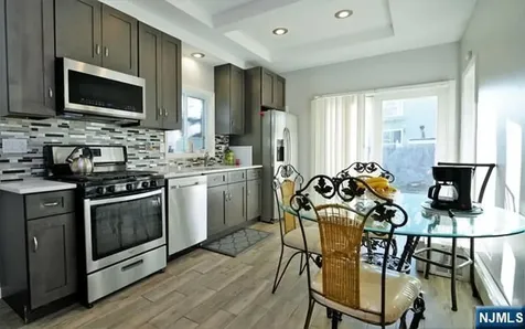 402 N 3rd Street East Newark NJ 07029
