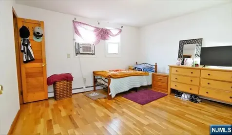 402 N 3rd Street East Newark NJ 07029