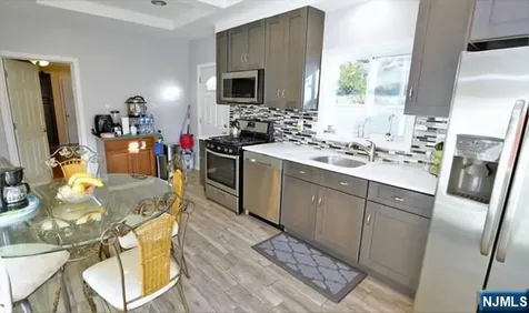 402 N 3rd Street East Newark NJ 07029