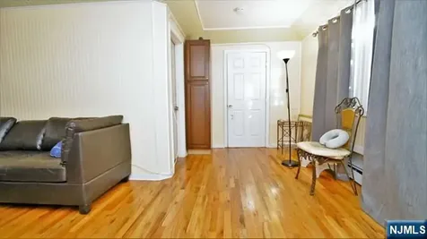 402 N 3rd Street East Newark NJ 07029