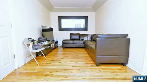 402 N 3rd Street East Newark NJ 07029