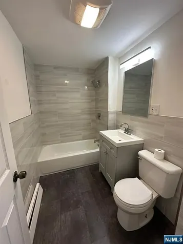 402 N 3rd Street East Newark NJ 07029