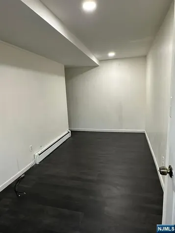 402 N 3rd Street East Newark NJ 07029