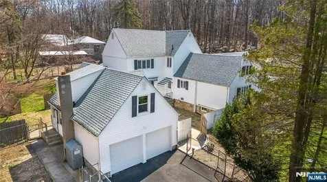 8 Stonehedge Lane Andover Boro NJ 07821