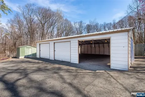 8 Stonehedge Lane Andover Boro NJ 07821