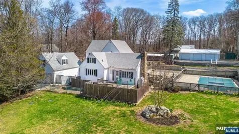 8 Stonehedge Lane Andover Boro NJ 07821