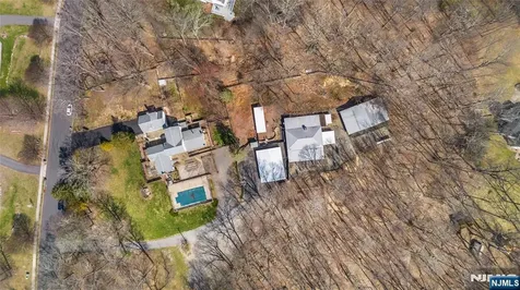 8 Stonehedge Lane Andover Boro NJ 07821