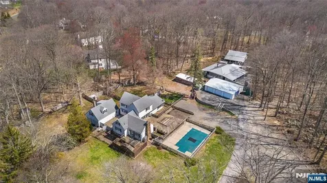 8 Stonehedge Lane Andover Boro NJ 07821
