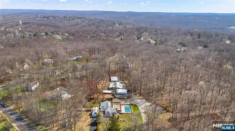 8 Stonehedge Lane Andover Boro NJ 07821