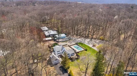 8 Stonehedge Lane Andover Boro NJ 07821