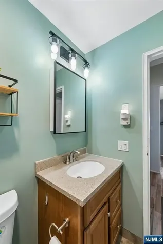 747 Riverside Avenue Lyndhurst NJ 07071