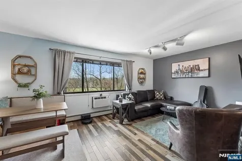 747 Riverside Avenue Lyndhurst NJ 07071
